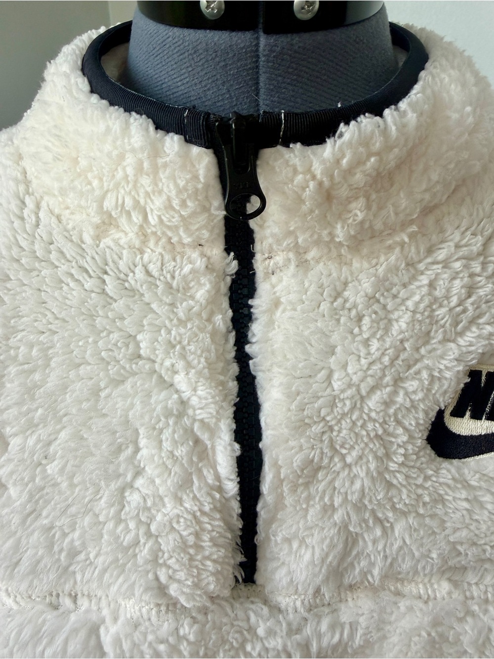 Nike Sz M Cream Sherpa Plush Fleece Quarter Zip Crop Pullover Black Logo & Trim - Picture 4 of 16